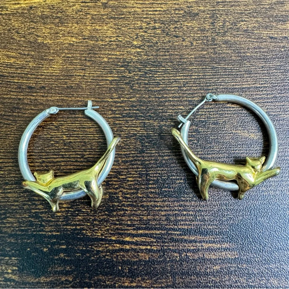 Vintage Cat Hoop Earrings Gold and Silver Tone - Picture 6 of 8